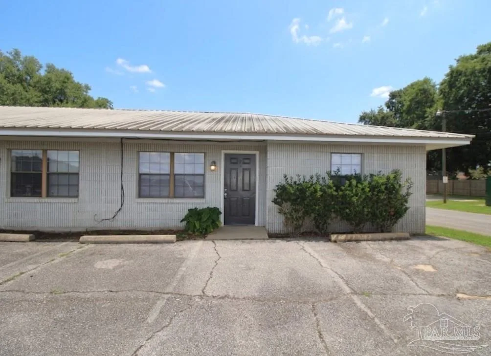 4964 W Spencer Field Rd, Pace, FL 32571