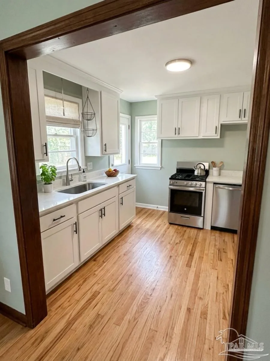 1711 W Lakeview Ave, Pensacola, FL 32501 photo 10