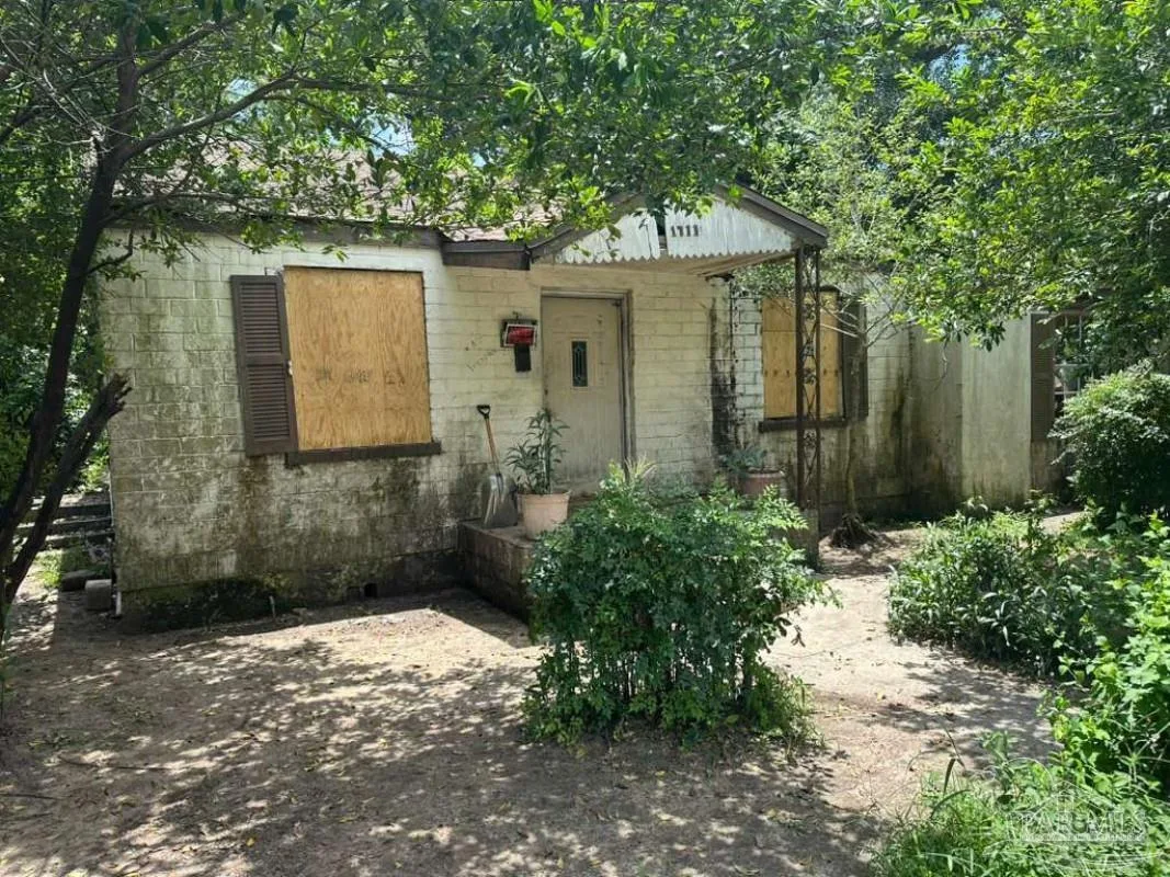 1711 W Lakeview Ave, Pensacola, FL 32501 photo 2