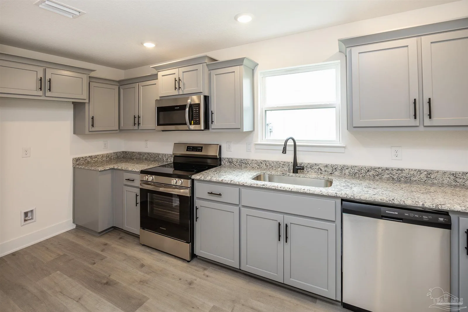 5949 Grayton Park Ln, Pace, FL 32571 photo 9