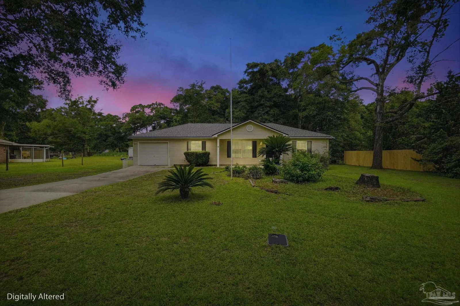 4233 Seminole Trl, Milton, FL 32583