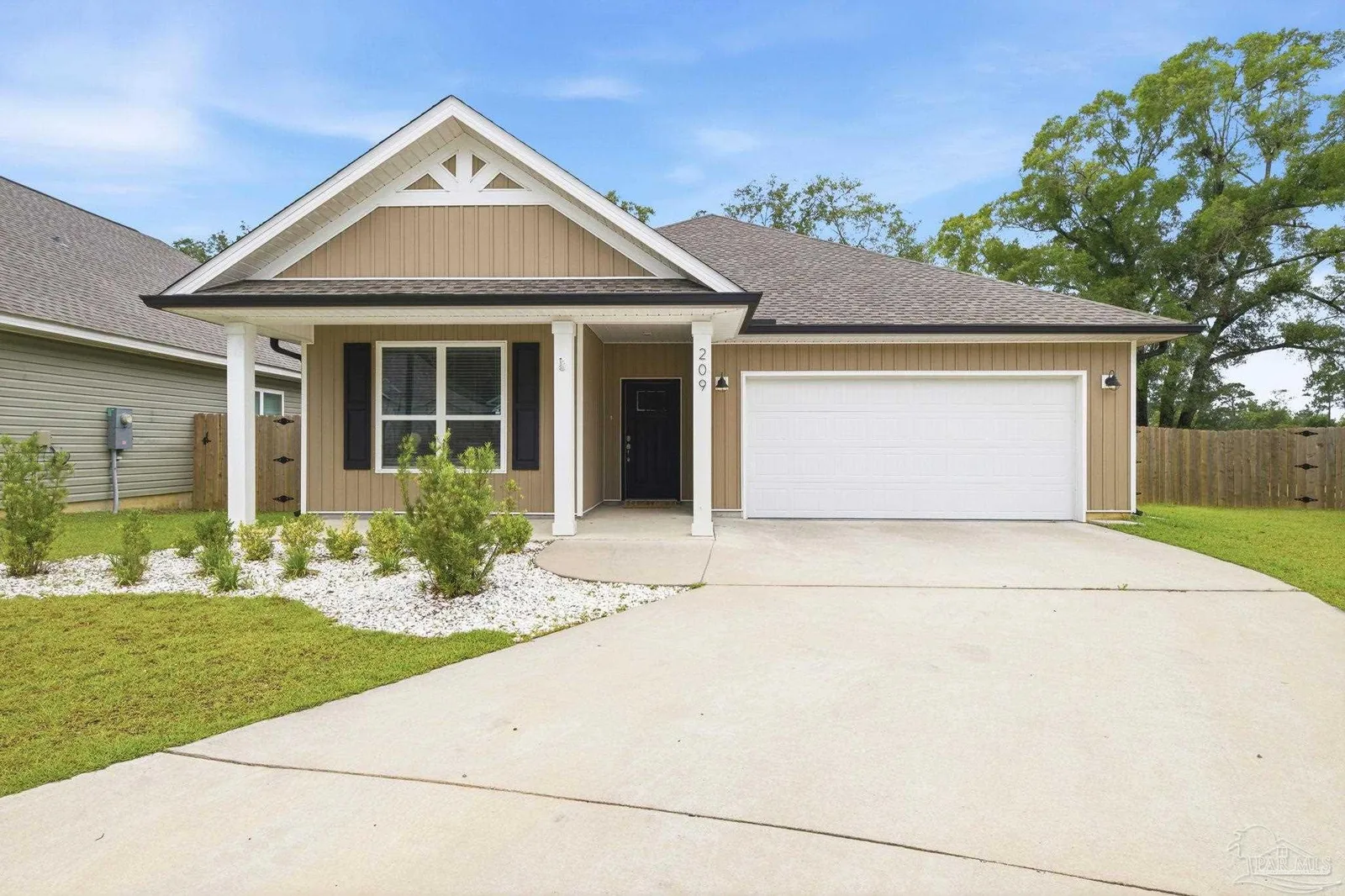 209 Camellia Dr, Cantonment, FL 32533