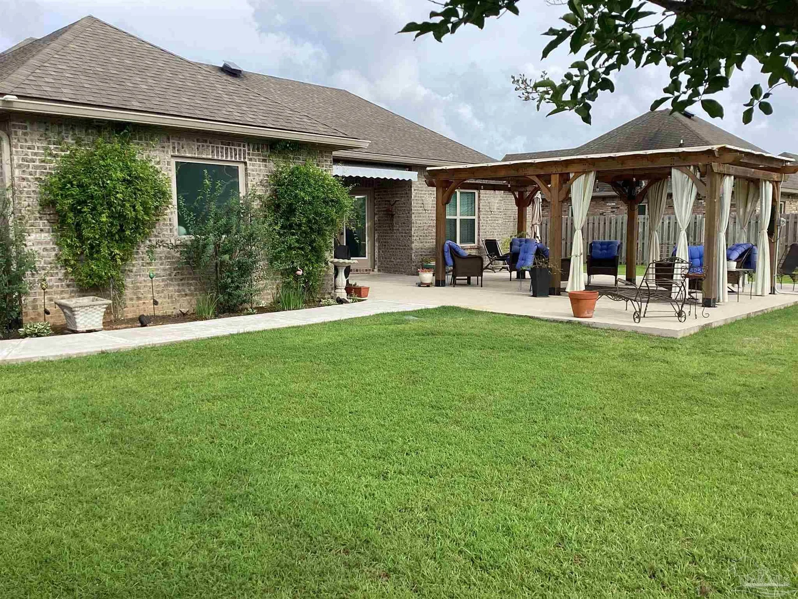 2437 Okatie Ln, Cantonment, FL 32533 photo 12