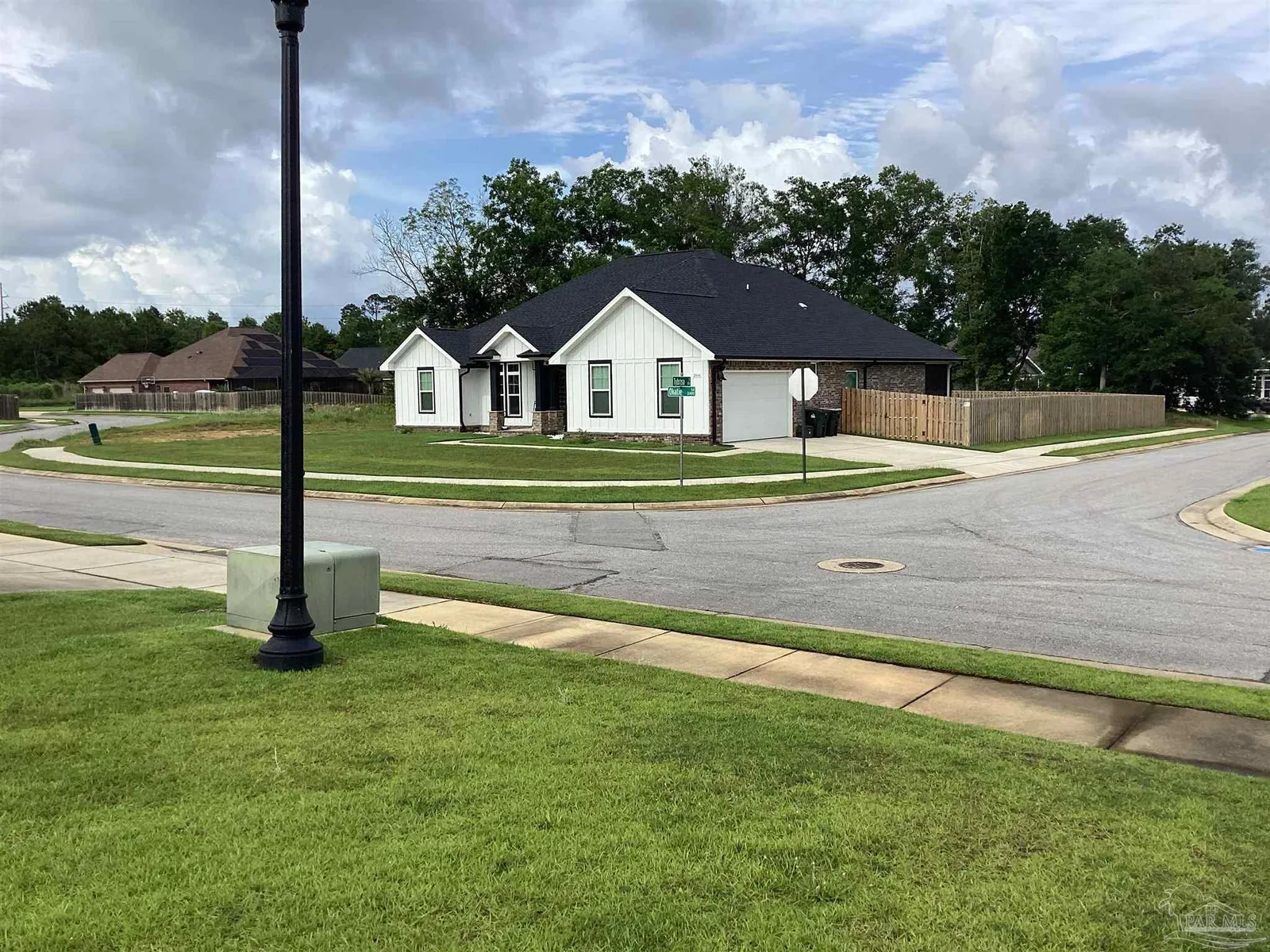 2437 Okatie Ln, Cantonment, FL 32533 photo 4