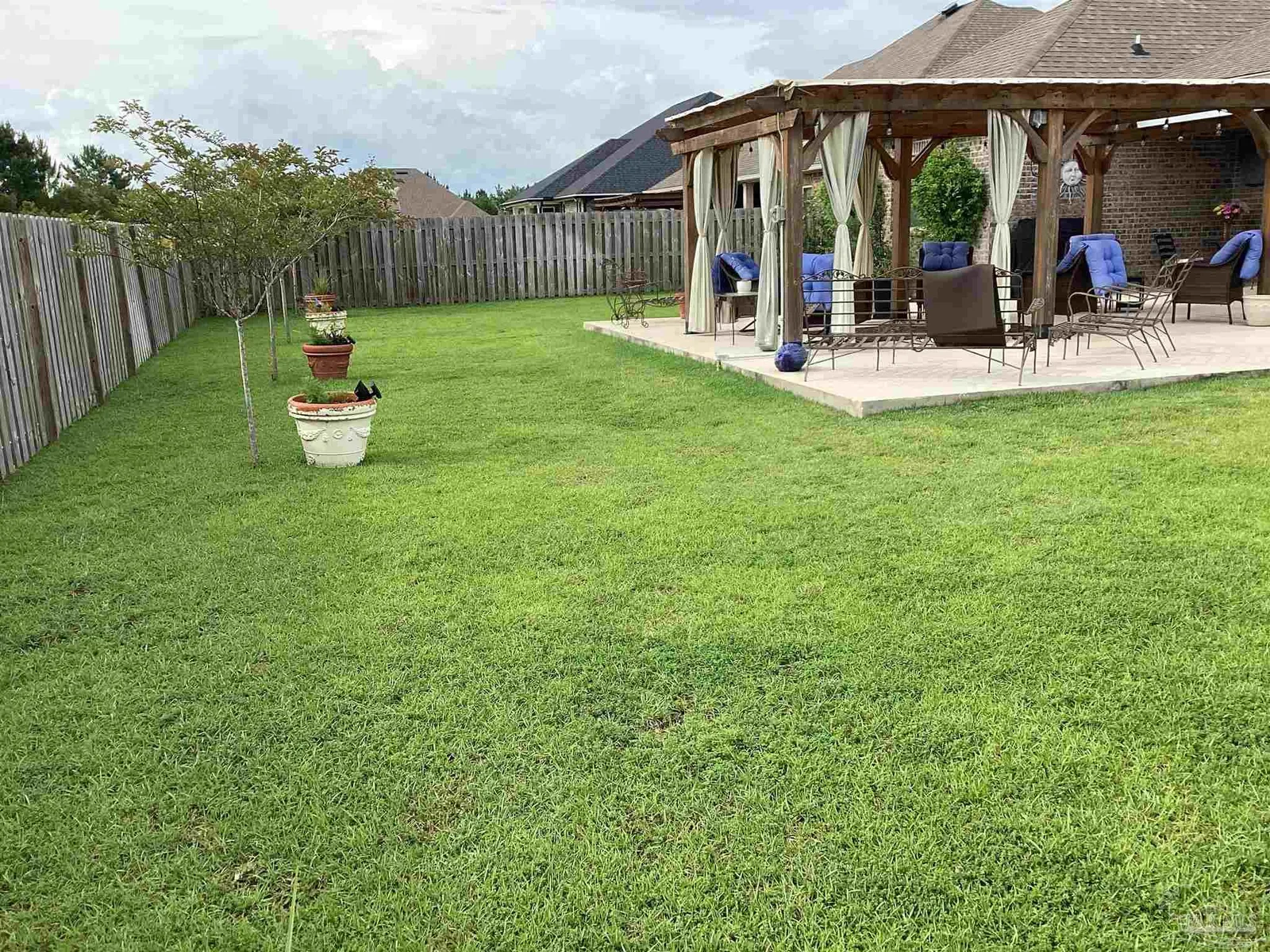 2437 Okatie Ln, Cantonment, FL 32533 photo 7
