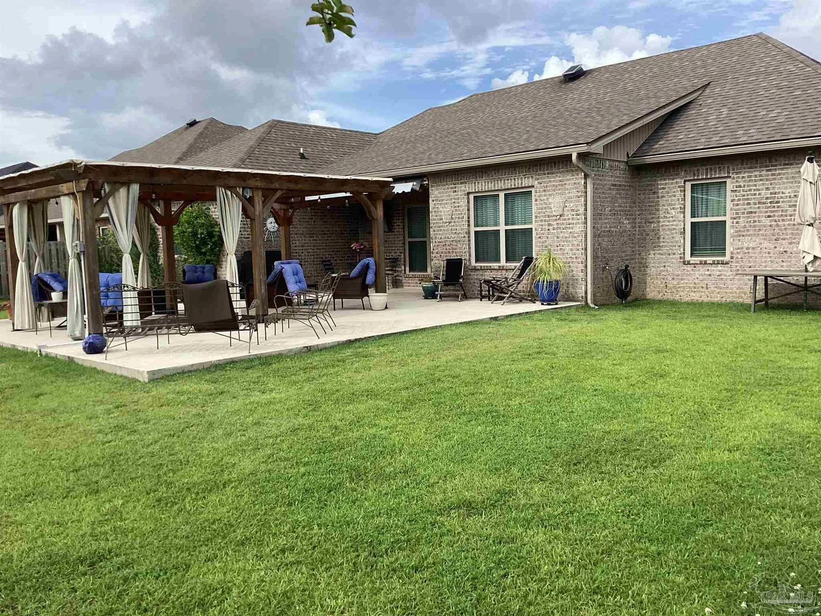2437 Okatie Ln, Cantonment, FL 32533 photo 9
