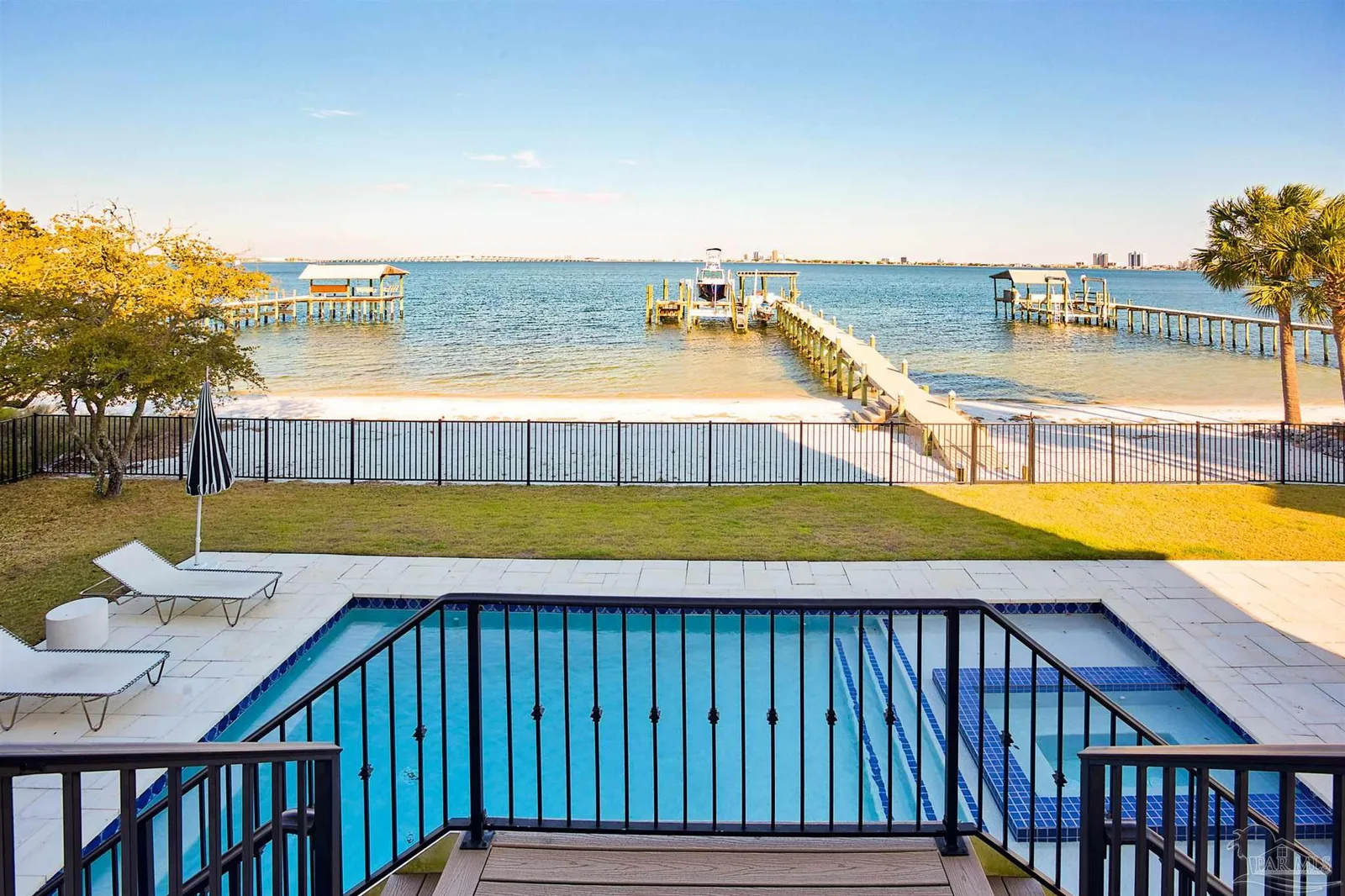 525 Deer Point Dr, Gulf Breeze, FL 32561