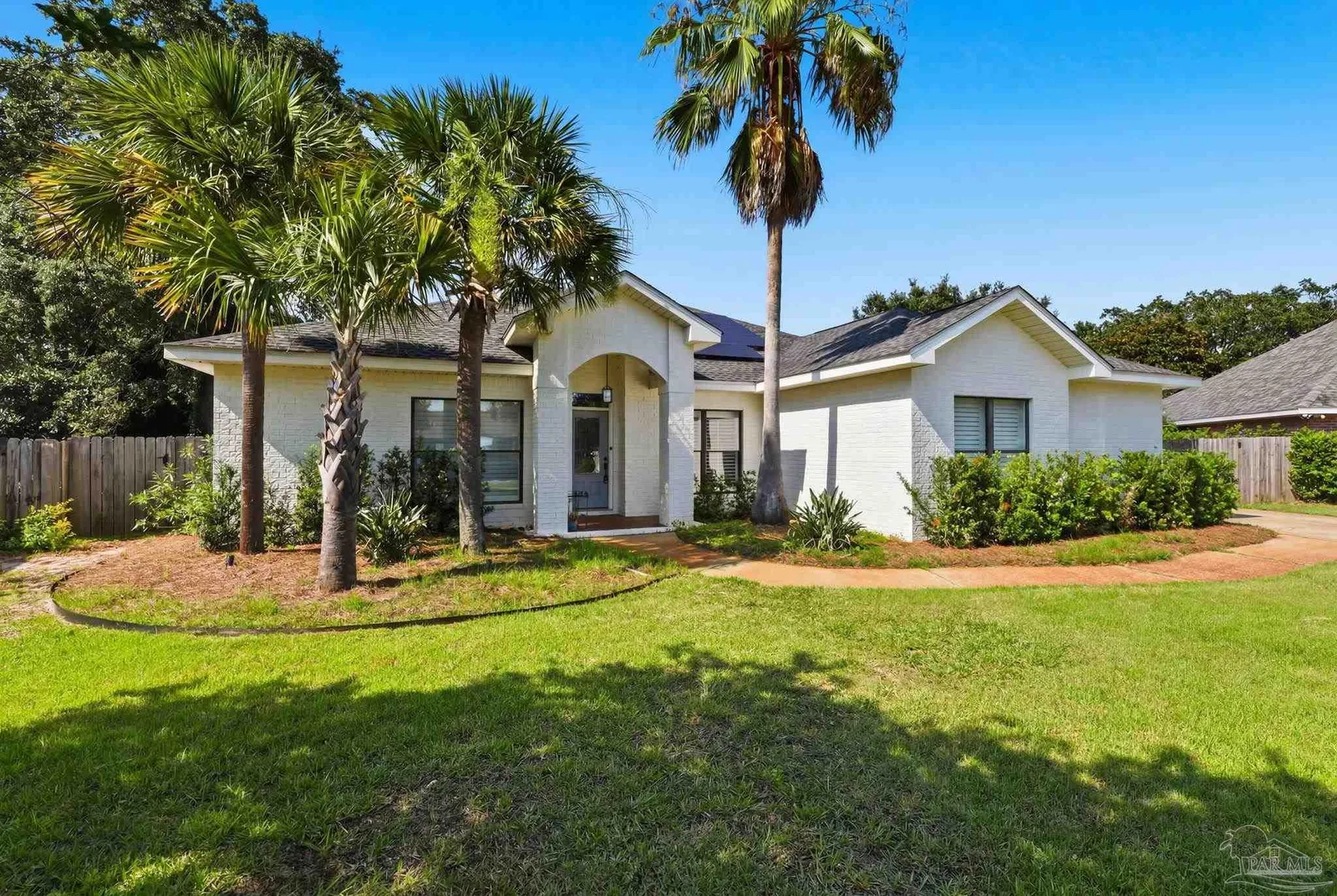 1194 Jaguar Cir, Gulf Breeze, FL 32563