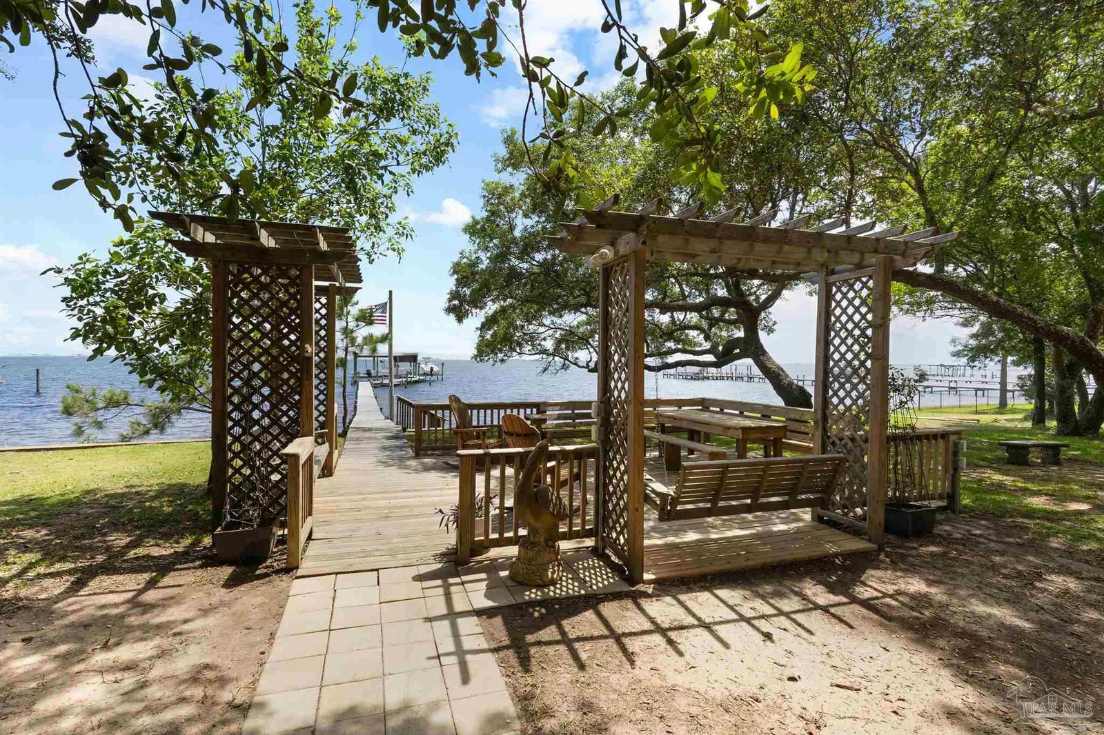 5393 Soundside Dr, Gulf Breeze, FL 32563 photo 3