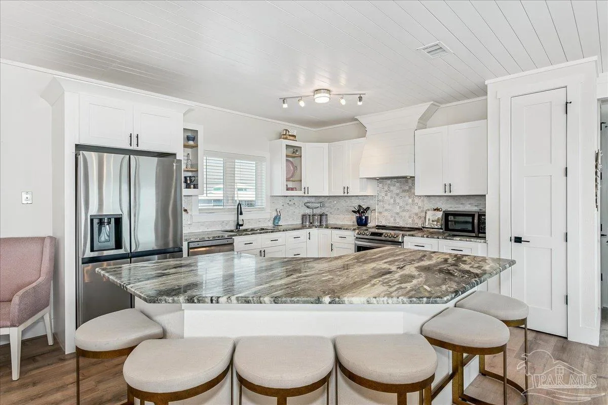 7515 Gulf Blvd, Navarre Beach, FL 32566 photo 10