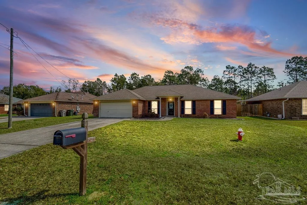 1068 Joaquin Dr, Pensacola, FL 32506