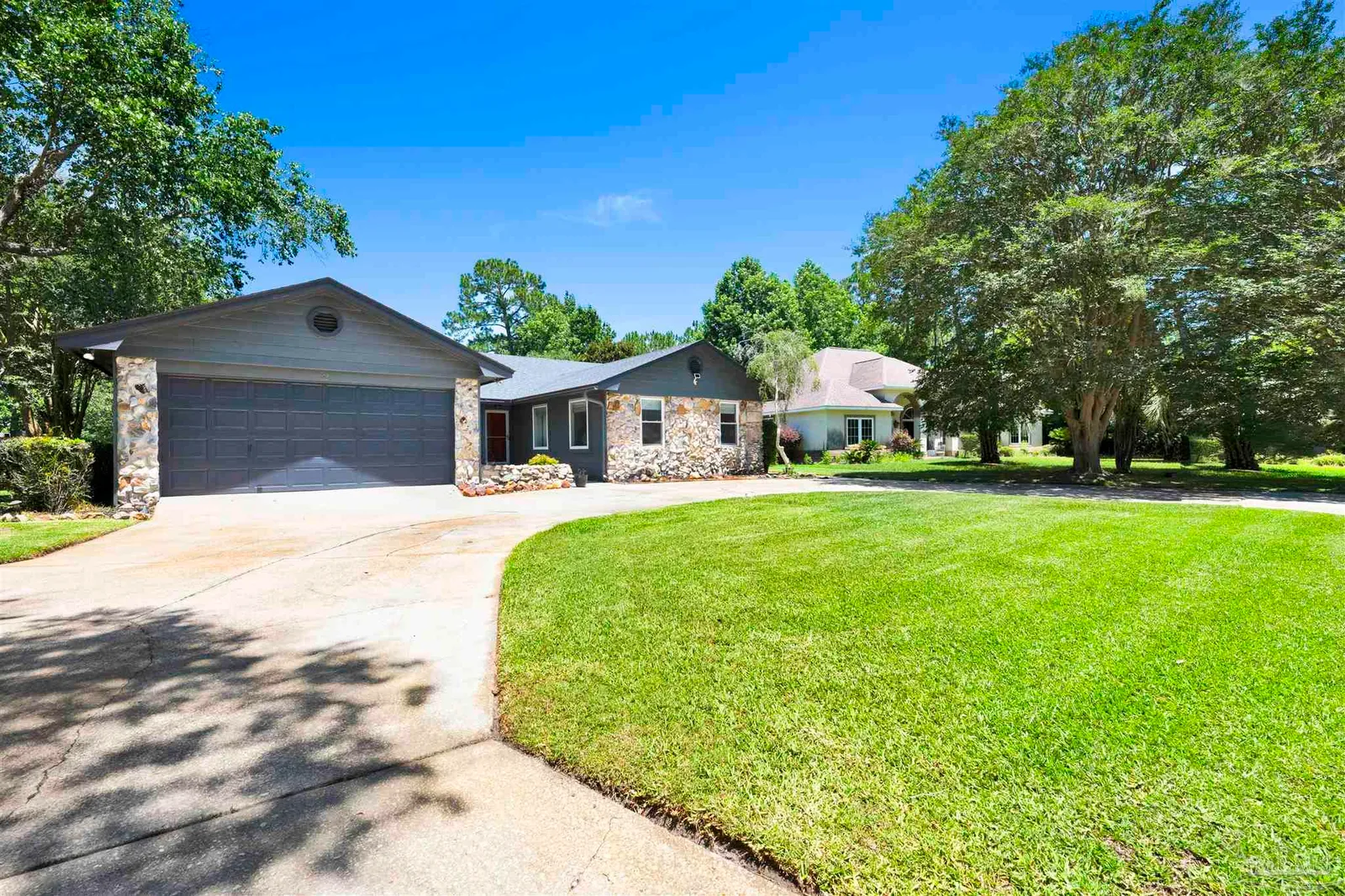25 Arapaho Dr, Pensacola, FL 32507