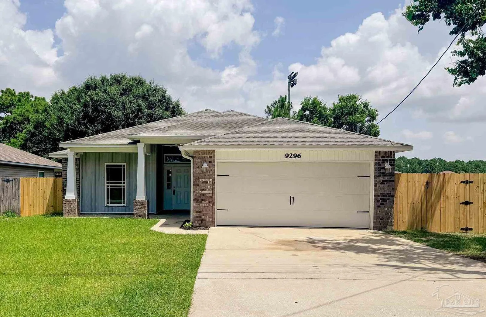 9296 Military Trl, Navarre, FL 32566