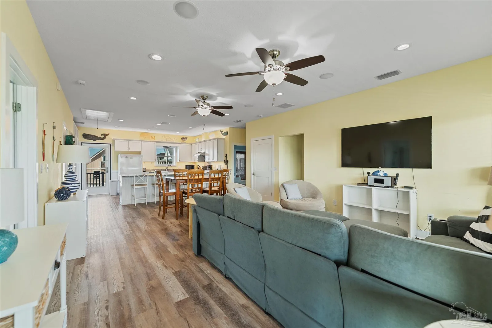 8162 Gulf Blvd, Navarre Beach, FL 32566 photo 9