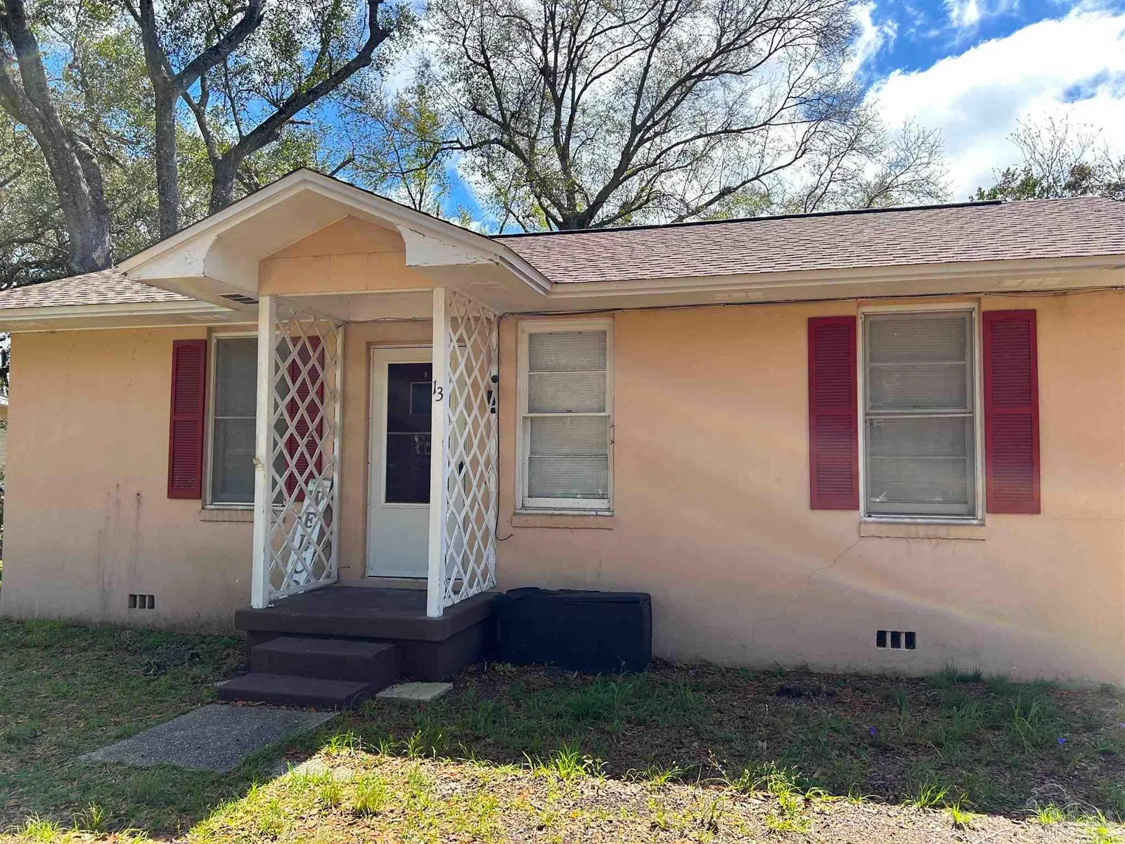 13 Marine Dr, Pensacola, FL 32507