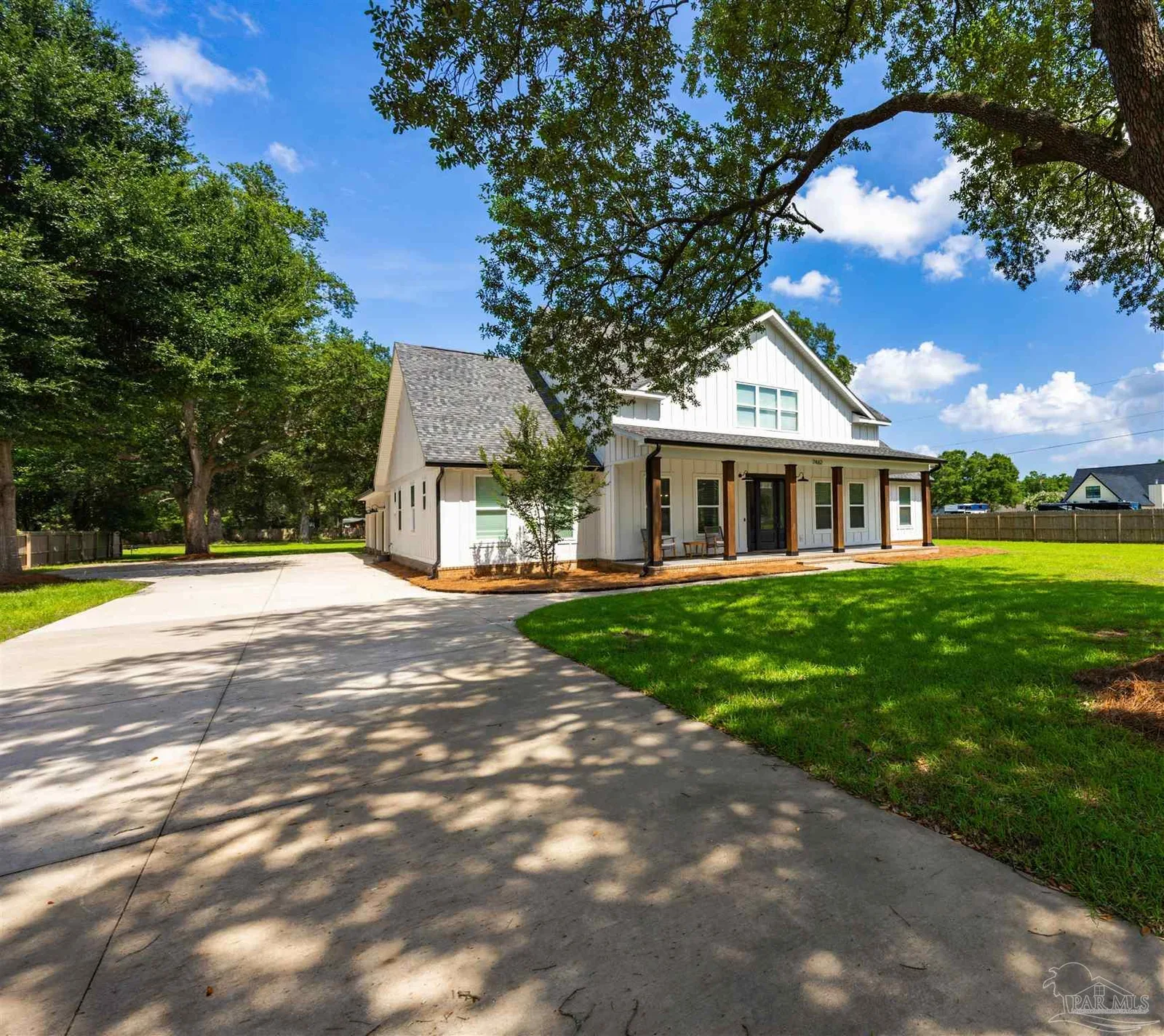 7462 Woodside Rd, Pensacola, FL 32526