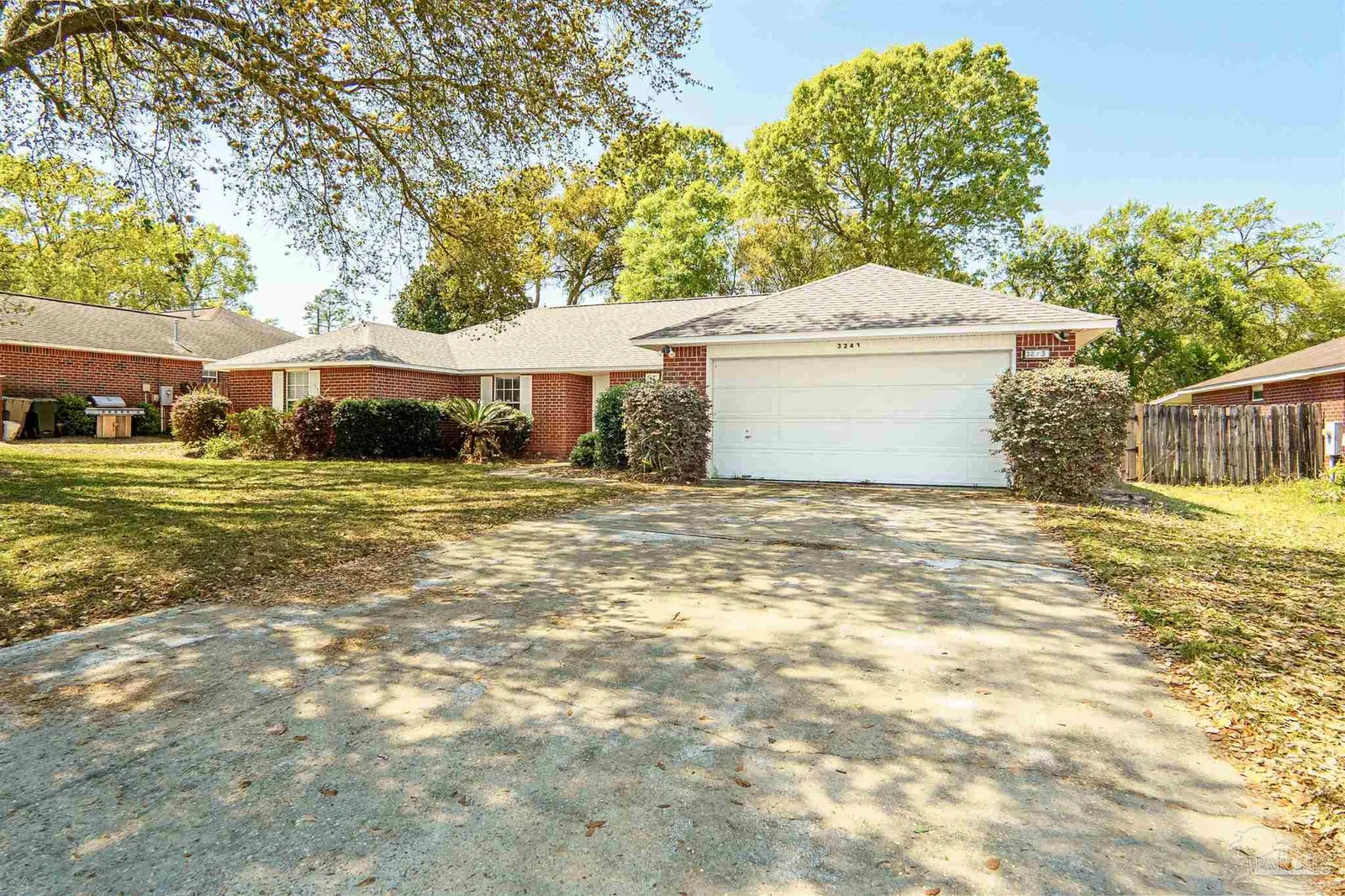 3243 Moss Pt Ln, Cantonment, FL 32533