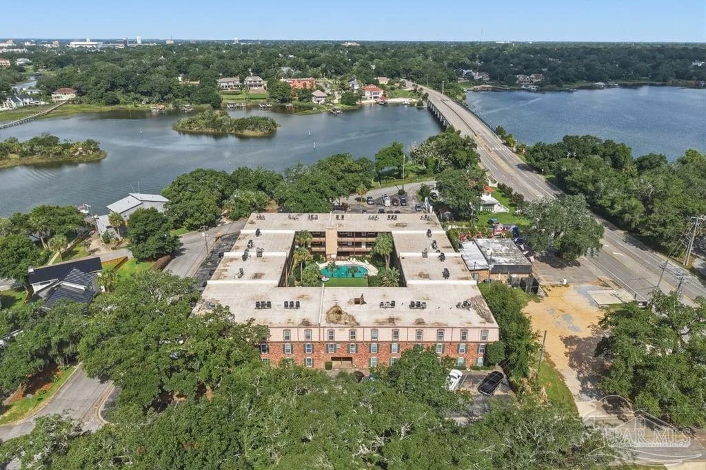 300 Bayou Blvd # 123, Pensacola, FL 32503