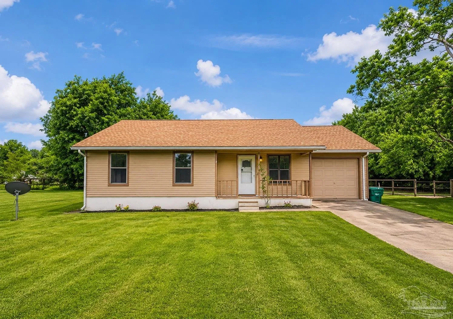 107 Windsor Dr, Crestview, FL 32539