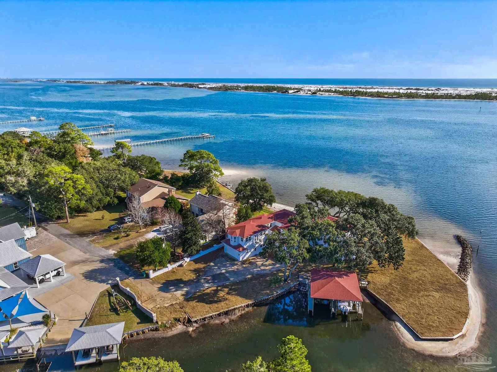 39 Mariners Ln, Mary Esther, FL 32569