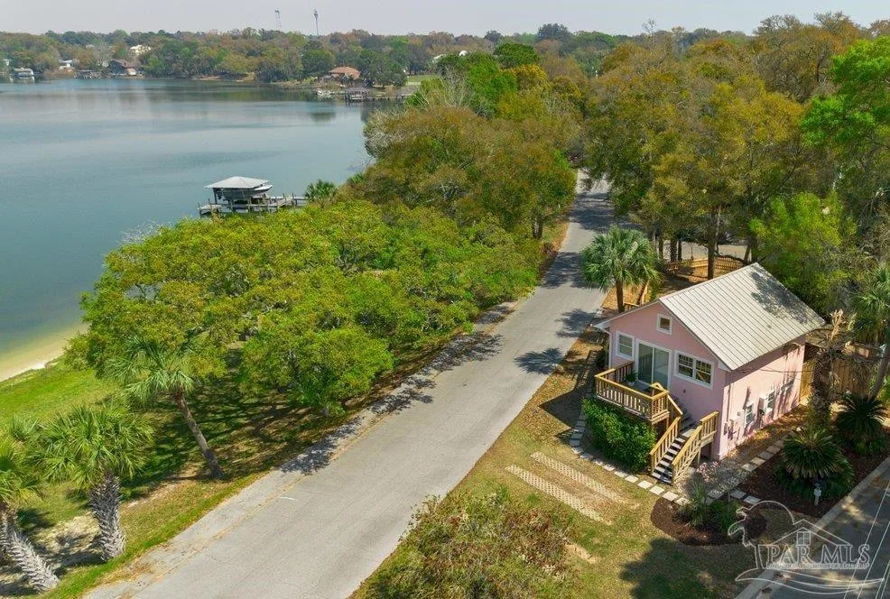 902 Bayou Blvd, Pensacola, FL 32503
