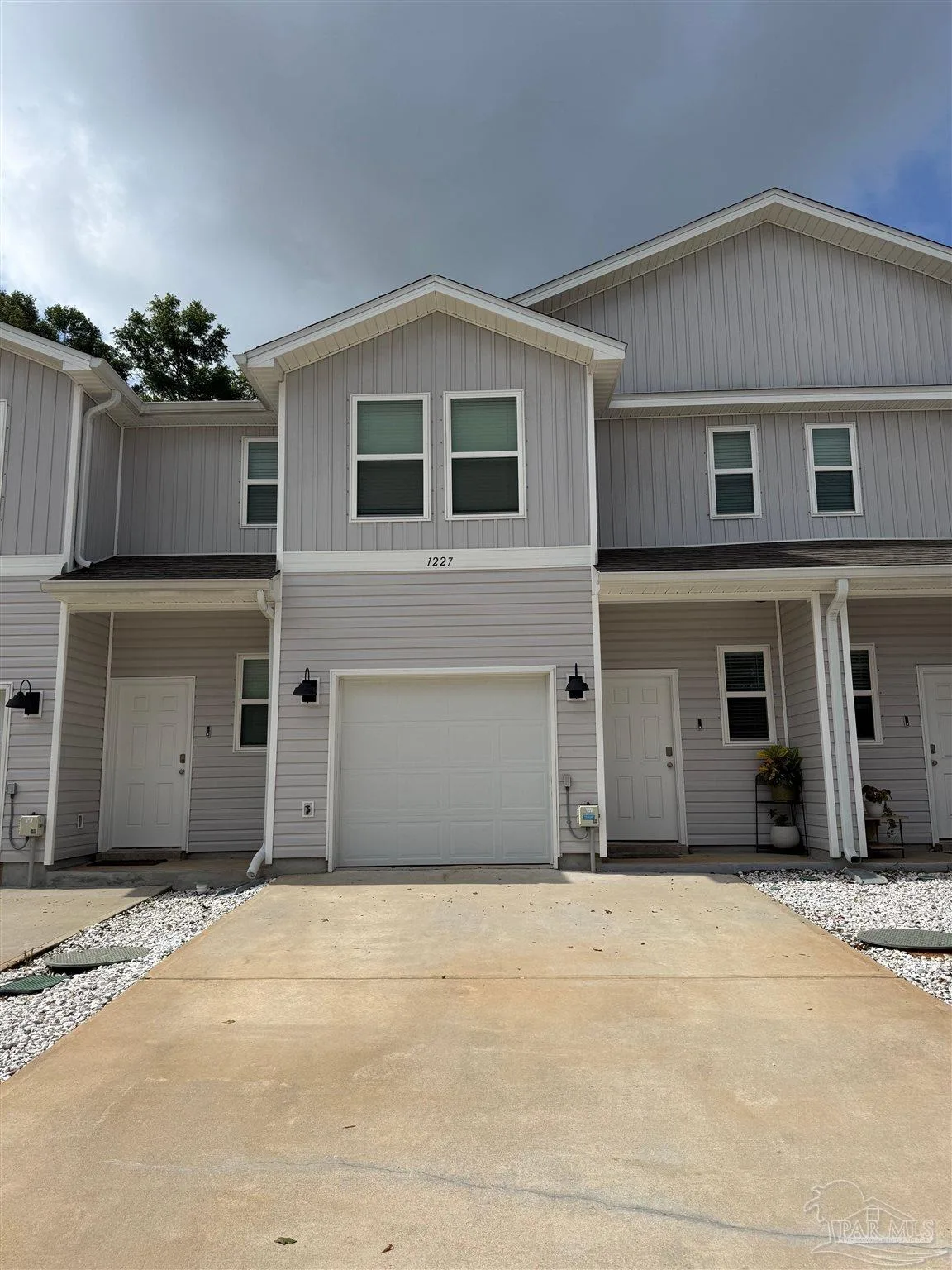 1227 Fairchild Village Dr, Pensacola, FL 32504