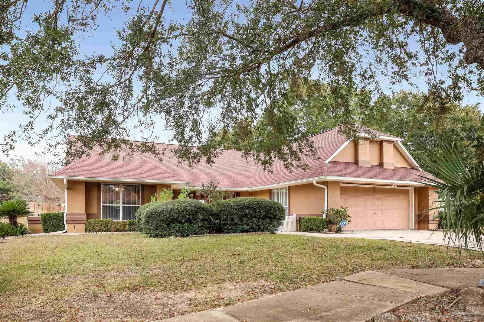2300 Caddy Shack Ln, Pensacola, FL 32526