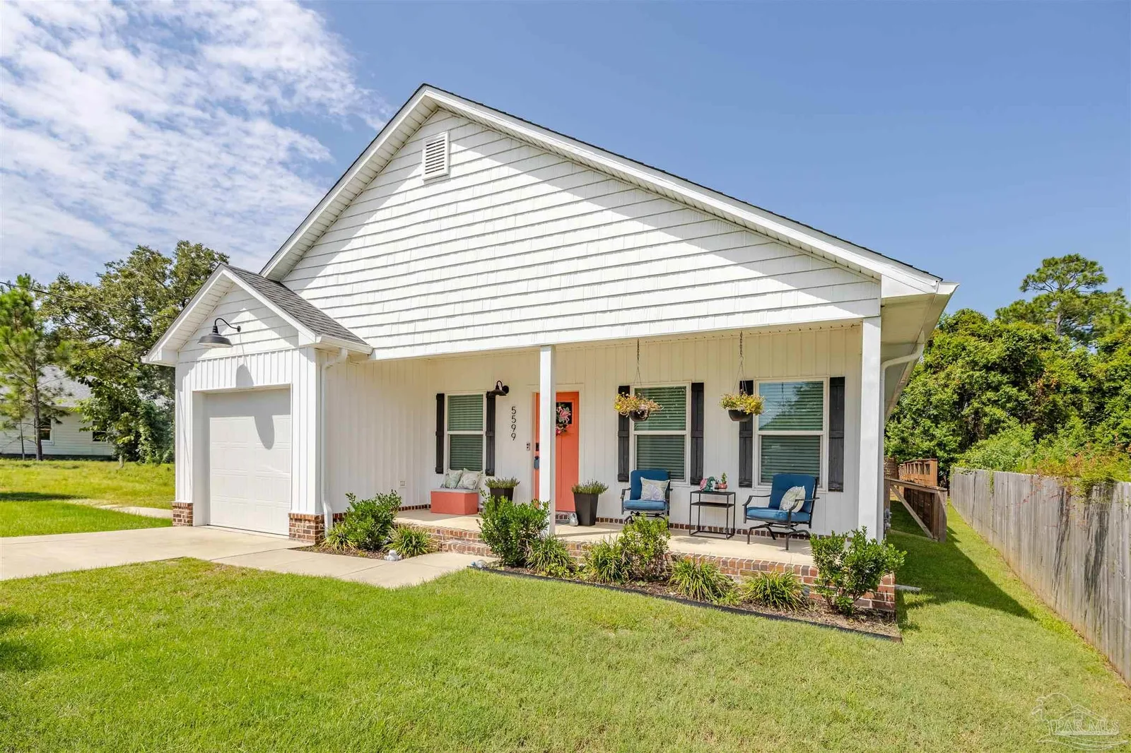 5599 Sandview Dr, Pensacola, FL 32507