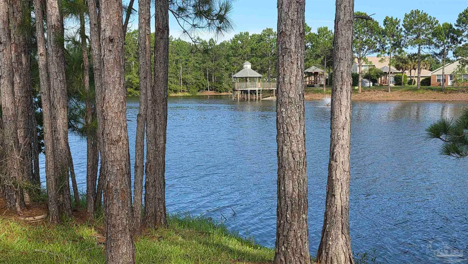 10020 Parker Lake Cir, Navarre, FL 32566