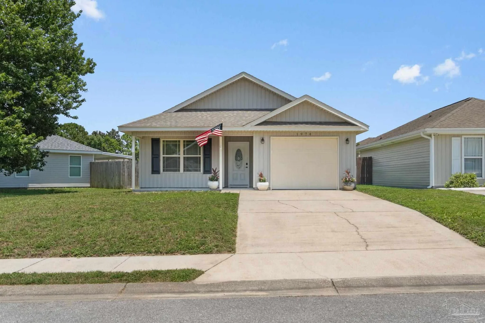 1974 Crosscreek Cir, Gulf Breeze, FL 32563