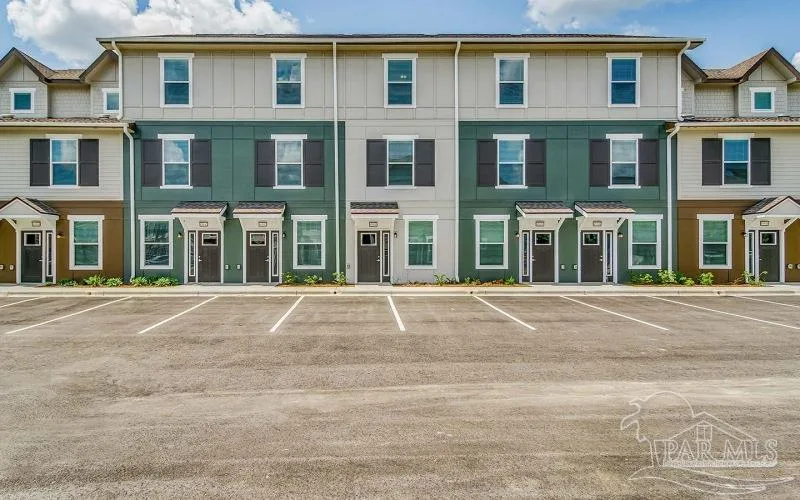 8573 Myslak Way # The Oasis, Pensacola, FL 32526