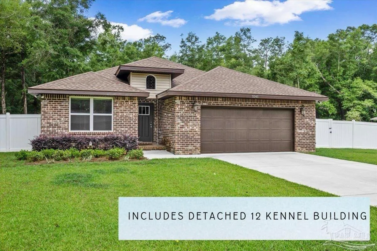 5245 Burt Ln, Pace, FL 32571