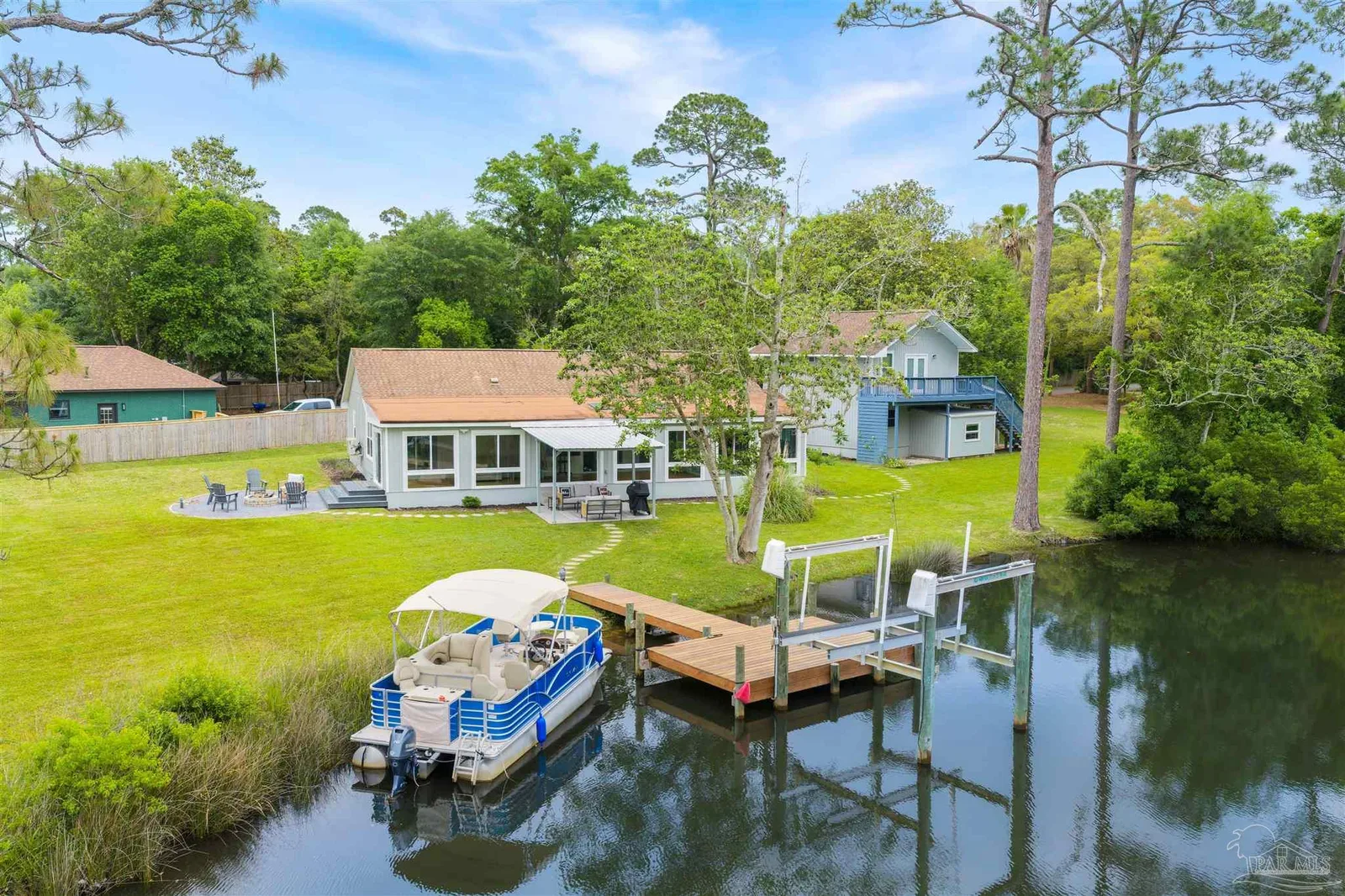 3085 Robertson Rd, Pensacola, FL 32507