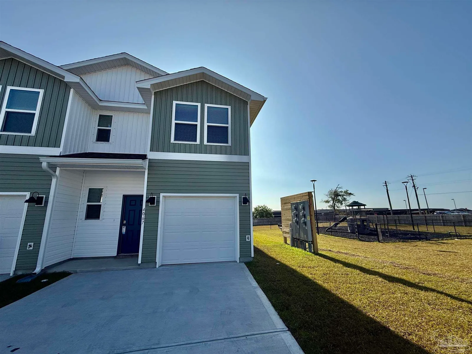 4067 Pendragon Cir, Milton, FL 32583