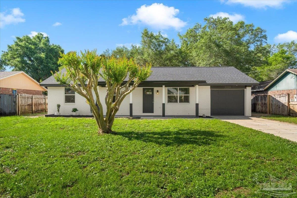 3229 Auburn Pkwy, Gulf Breeze, FL 32563