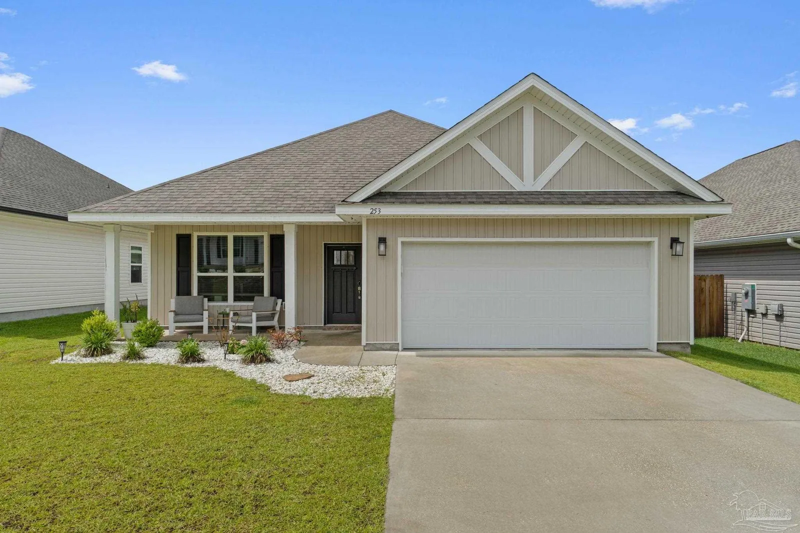 253 Camellia Dr, Cantonment, FL 32533