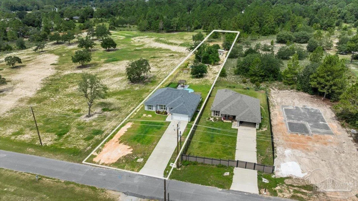 10090 American Farms Rd, Milton, FL 32583