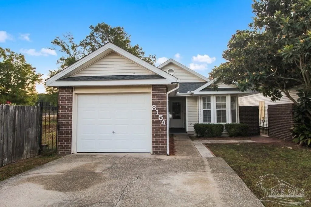 8154 Treetop Ln, Pensacola, FL 32514