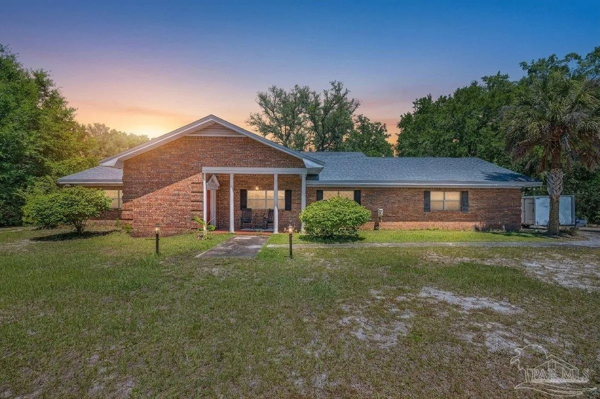 5812 Mimosa Ave, Milton, FL 32570