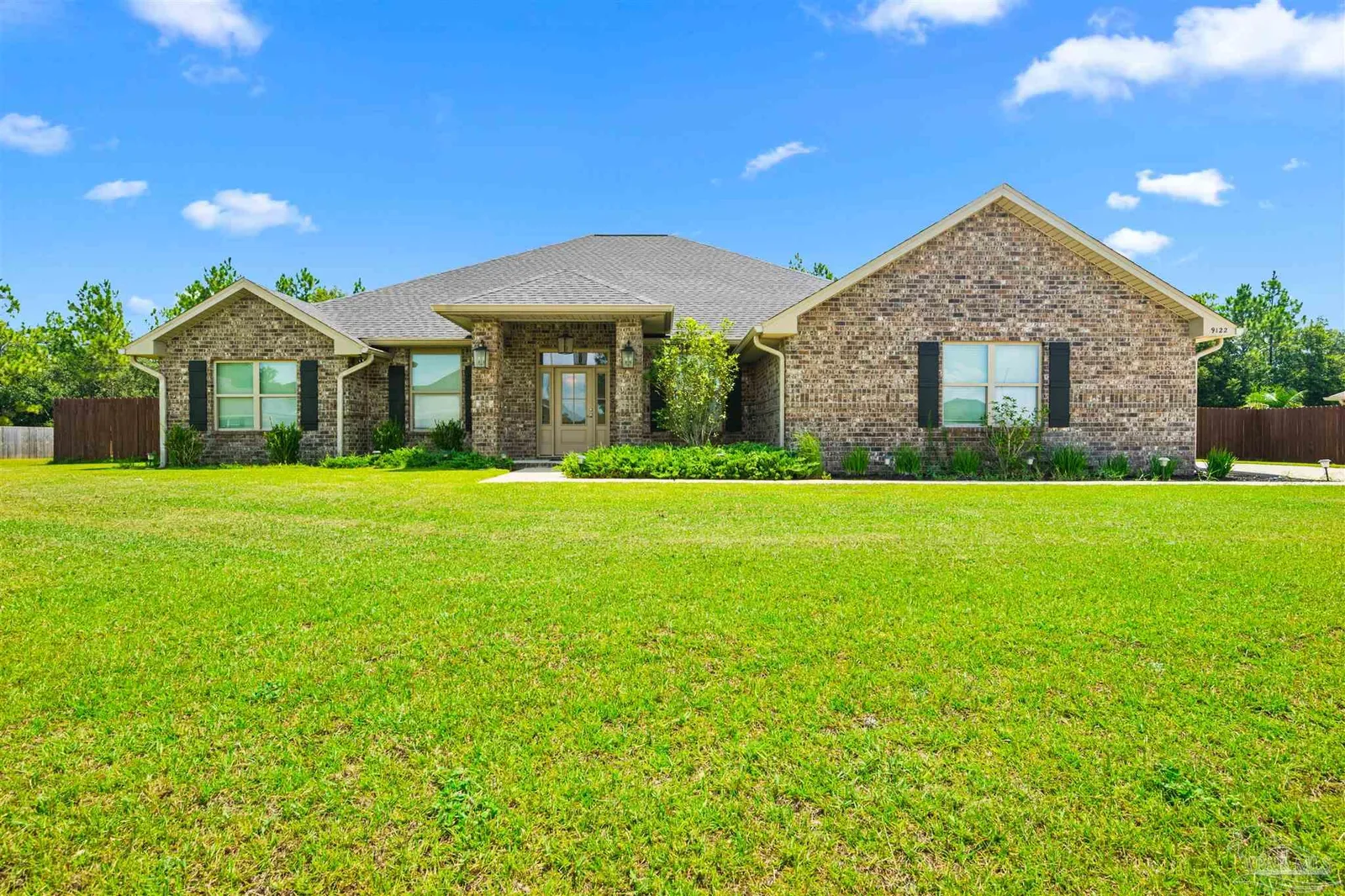 9122 Tara Cir, Milton, FL 32583