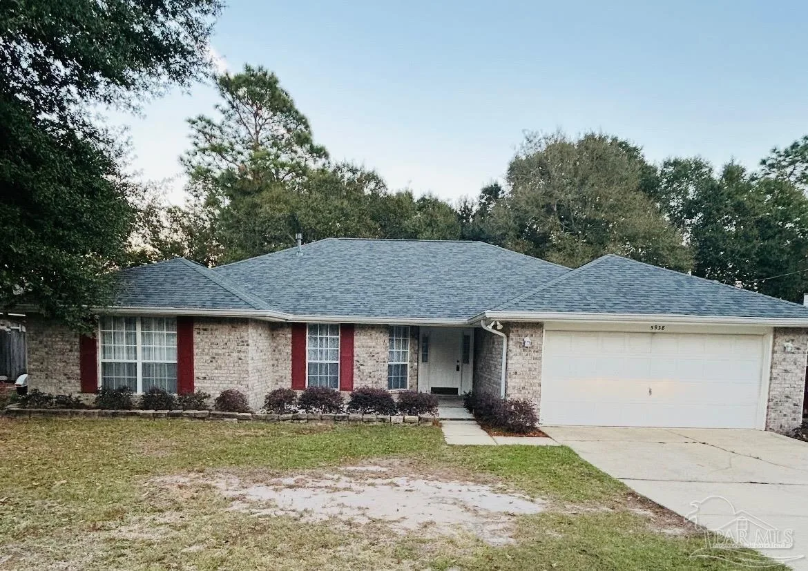 5938 Herlong Dr, Milton, FL 32570