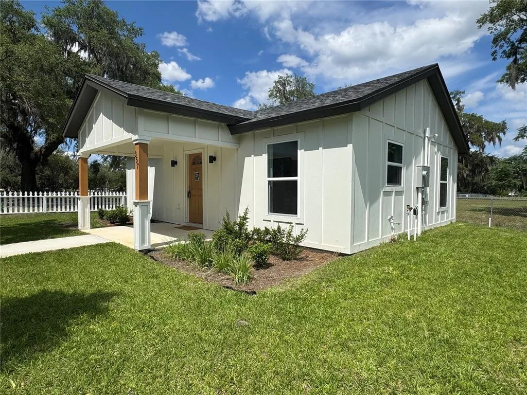 357 N MAIN AVENUE, GROVELAND, FL 34736
