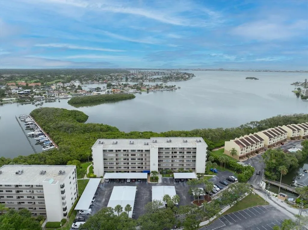 1332 PASADENA # 102, SOUTH PASADENA, FL 33707