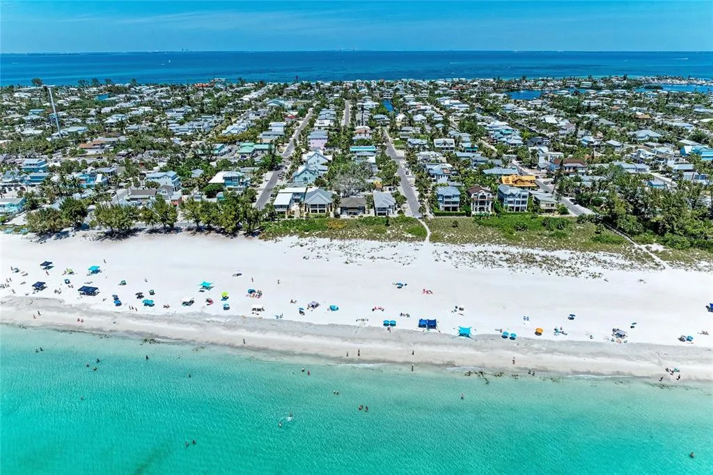 102 PALMETTO AVENUE, ANNA MARIA, FL 34216