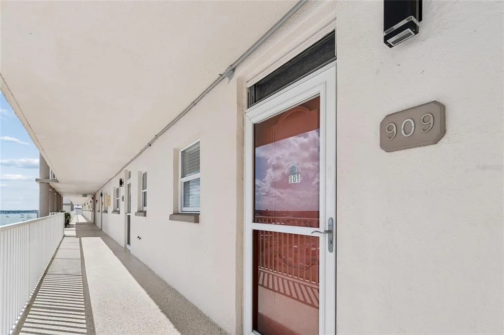 5980 SHORE BOULEVARD S # 909, GULFPORT, FL 33707