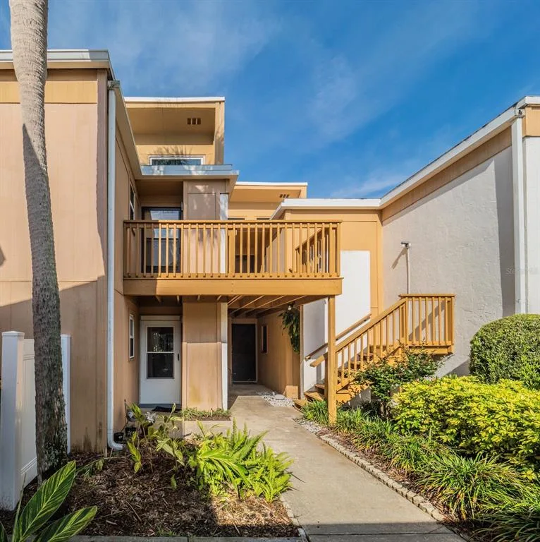 1051 S HIGHLAND STREET # 7E, MOUNT DORA, FL 32757
