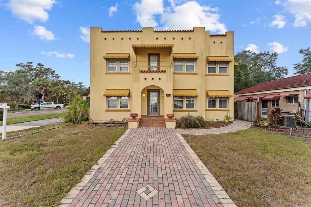 304 LAKESHORE BOULEVARD, KISSIMMEE, FL 34741