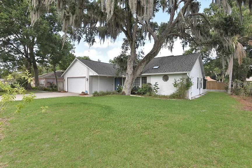 2213 PINE TREE DRIVE, EDGEWATER, FL 32141