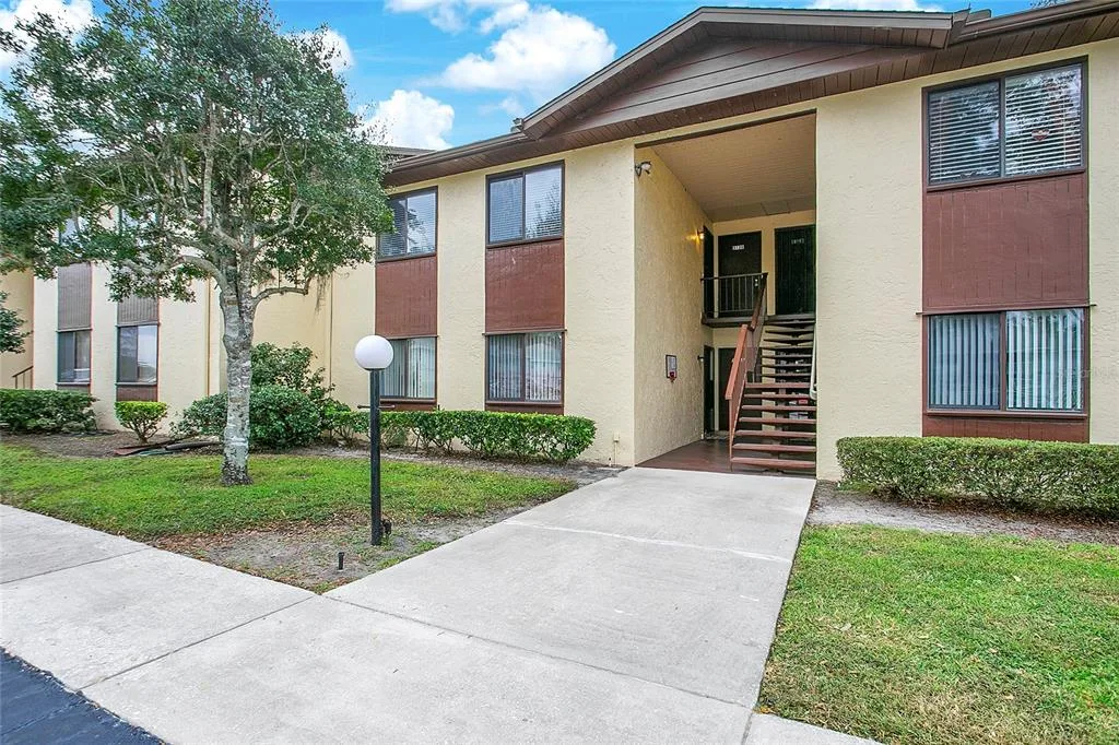 513 FAIRWAYS LANE # B, OCALA, FL 34472