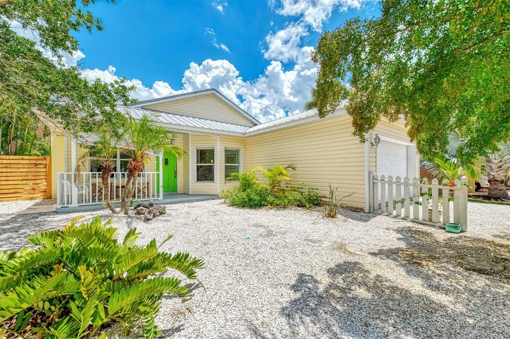5253 AVENIDA DEL MARE, SARASOTA, FL 34242